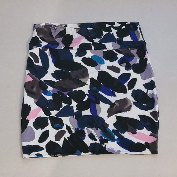 Eclipse Patterned Skirt - Picture 2 of 6